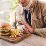 Τι δεν πρέπει να τρώτε όταν έχετε υψηλή αρτηριακή πίεση: