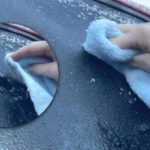 Ο πάγος θα "γλιστρήσει", αλλά υπάρχει μια απόχρωση: αν αξίζει να τρίβετε τα παράθυρα του αυτοκινήτου με ξύδι το χειμώνα. Ο πάγος θα “γλιστρήσει”, αλλά υπάρχει μια απόχρωση: αν αξίζει